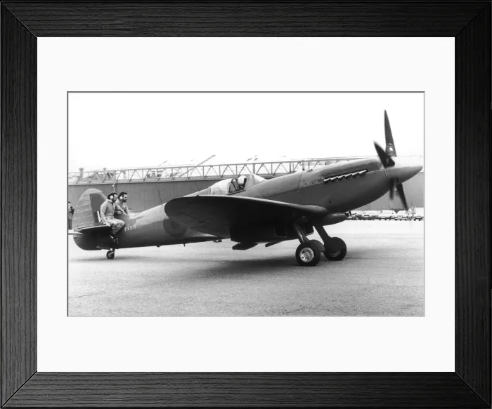 Framed Print : An RAF Spitfire fighter plane after being refurbished by British Aerospace apprentices Framed Print : An RAF Spitfire fighter plane after being refurbished by British Aerospace apprentices