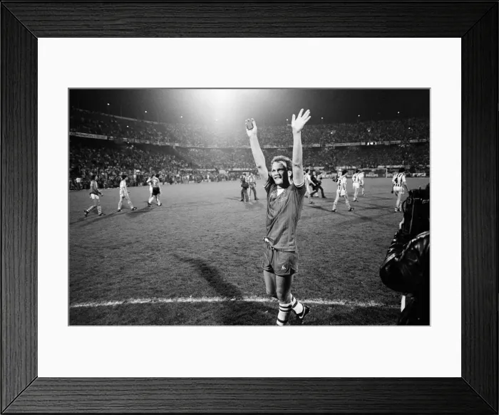 Framed Print : European Cup Winners Cup Final. Rotterdam, Holland. Everton 3 v Rapid Vienna 1 Framed Print : European Cup Winners Cup Final. Rotterdam, Holland. Everton 3 v Rapid Vienna 1