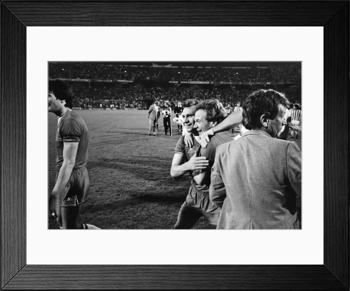 Framed Print : European Cup Winners Cup Final. Rotterdam, Holland. Everton 3 v Rapid Vienna 1 Framed Print : European Cup Winners Cup Final. Rotterdam, Holland. Everton 3 v Rapid Vienna 1