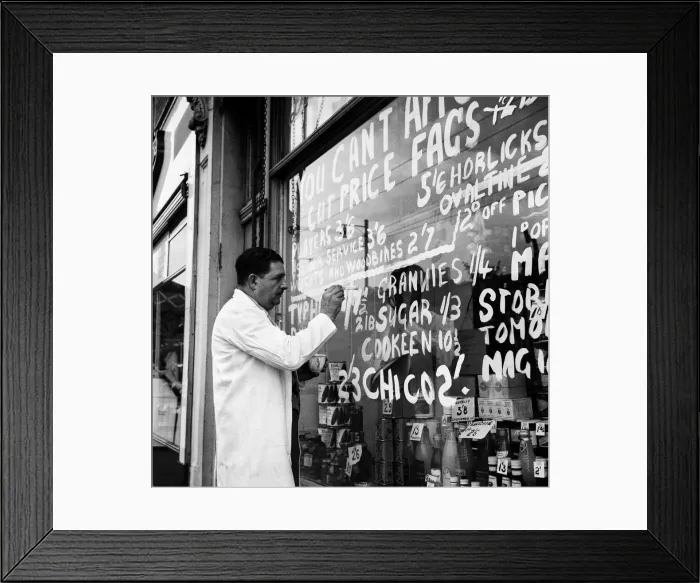 Framed Print : Cut price grocers in Forest gate, 15th September 1955 Framed Print : Cut price grocers in Forest gate, 15th September 1955