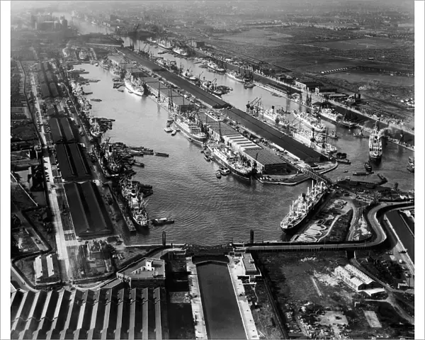 Aerial view showing London docks in the East, 1951