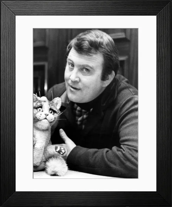 Framed Print : Comedy star Terry Scott appeared at the Theatre Royal, Newcastle Framed Print : Comedy star Terry Scott appeared at the Theatre Royal, Newcastle