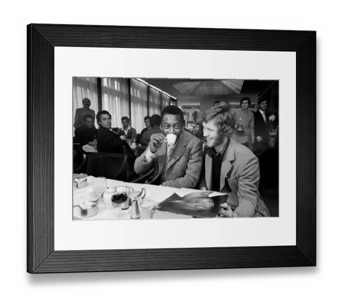 Framed Print : Brazilian footballer Edson Arantes do Nascimento, more famously knows as Pele Framed Print : Brazilian footballer Edson Arantes do Nascimento, more famously knows as Pele