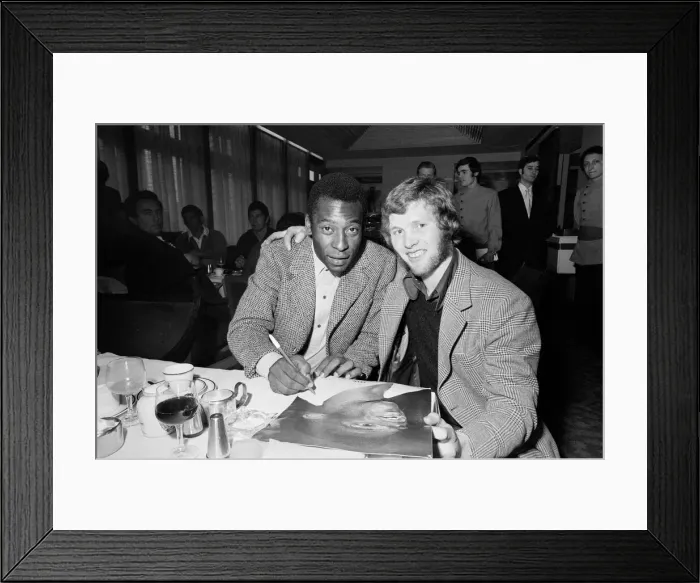 Framed Print : Brazilian footballer Edson Arantes do Nascimento, more famously knows as Pele Framed Print : Brazilian footballer Edson Arantes do Nascimento, more famously knows as Pele