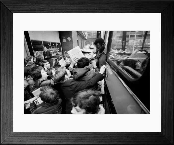 Framed Print : Brazilian footballer Edson Arantes do Nascimento, more famously knows as Pele Framed Print : Brazilian footballer Edson Arantes do Nascimento, more famously knows as Pele
