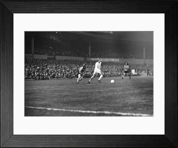 Framed Print : Football match, Wolves v Spurs, Division 1, Wolves 0 - 1 Tottenham Framed Print : Football match, Wolves v Spurs, Division 1, Wolves 0 - 1 Tottenham