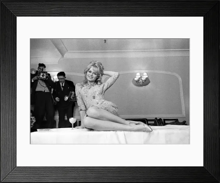 Framed Print : Brigitte Bardot, arrives in London, Thursday 9th April 1959 Framed Print : Brigitte Bardot, arrives in London, Thursday 9th April 1959