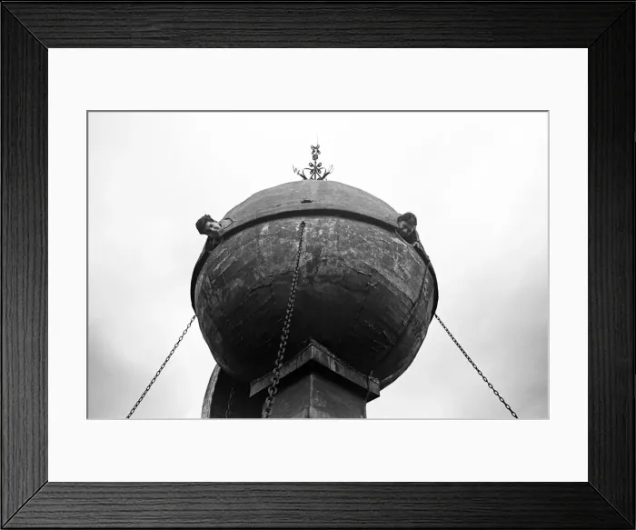 Framed Print : Views of St Lawrences Church, West Wycombe and its Golden ball