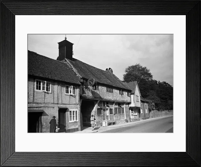 Framed Print : Views of the High Street, West Wycombe. Circa 1945 Framed Print : Views of the High Street, West Wycombe. Circa 1945