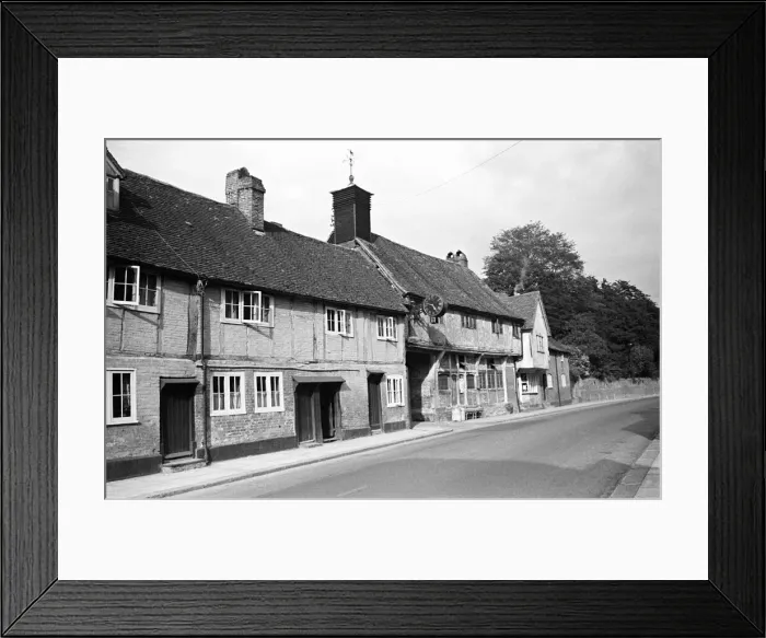 Framed Print : Views of the High Street, West Wycombe. Circa 1945