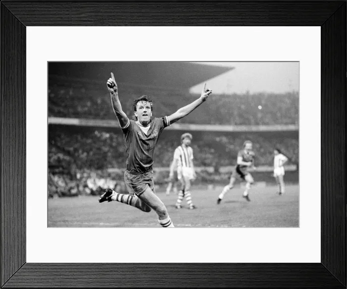 Framed Print : European Cup Winners Cup Final. Rotterdam, Holland. Everton 3 v Rapid Vienna 1 Framed Print : European Cup Winners Cup Final. Rotterdam, Holland. Everton 3 v Rapid Vienna 1