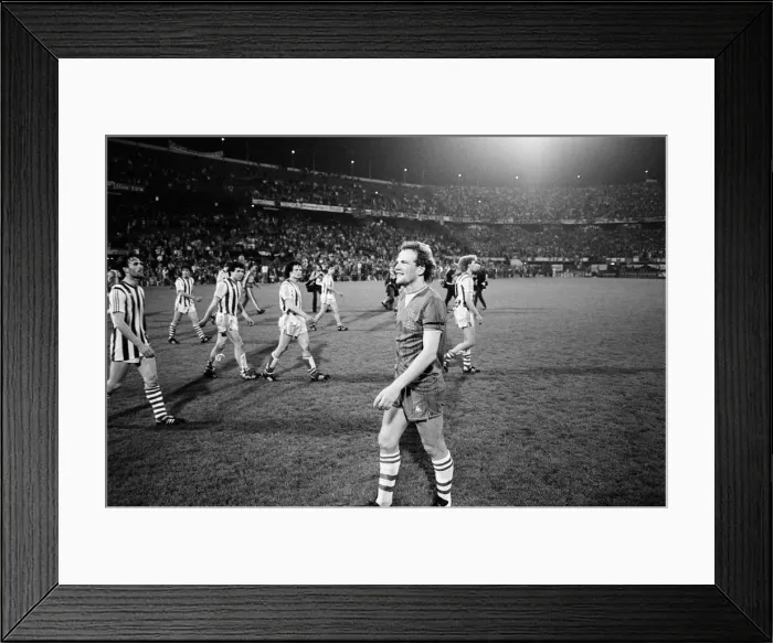 Framed Print : European Cup Winners Cup Final. Rotterdam, Holland. Everton 3 v Rapid Vienna 1 Framed Print : European Cup Winners Cup Final. Rotterdam, Holland. Everton 3 v Rapid Vienna 1