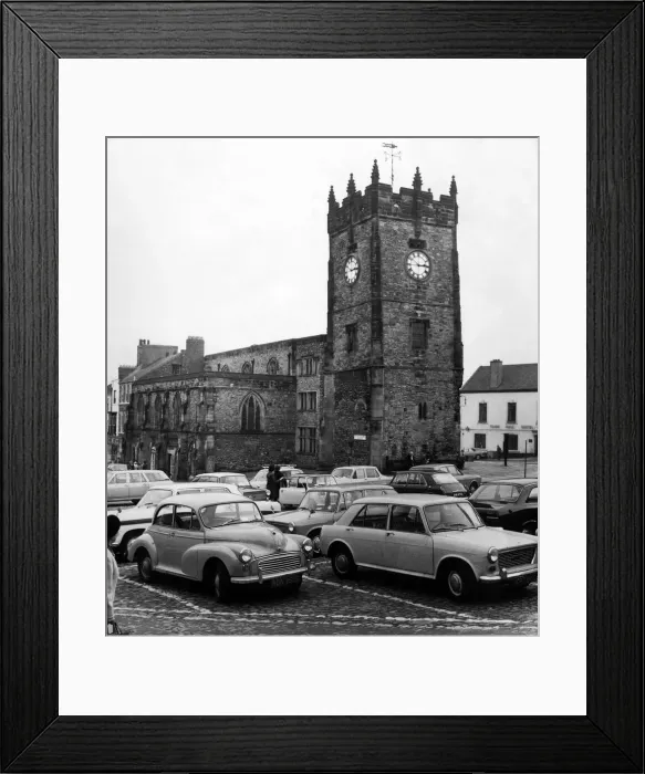 Framed Print : Holy Trinity Church, Market Place, Richmond. For nearly a century The Green Howards has