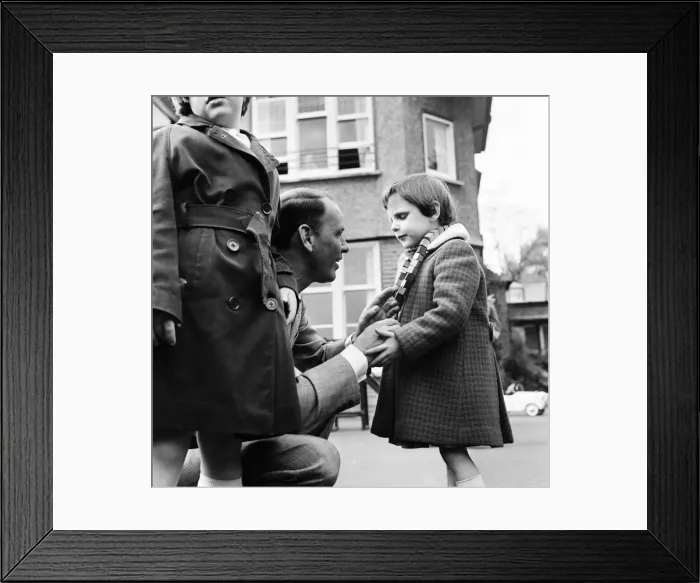 Framed Print : Frank Sinatra, visits the Sunshine Home for Blind Babies and Children at Northwood
