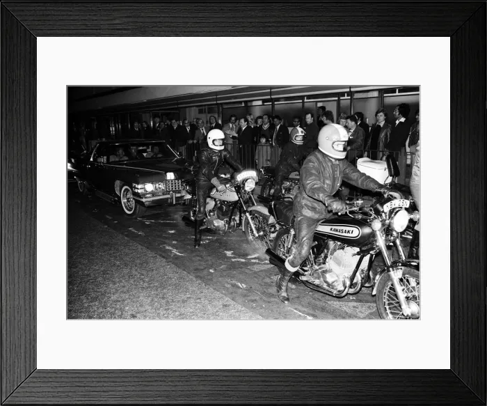 Framed Print : Stuntman Evel Knievel arrives in London ahead of his jump at Wembley Stadium Framed Print : Stuntman Evel Knievel arrives in London ahead of his jump at Wembley Stadium