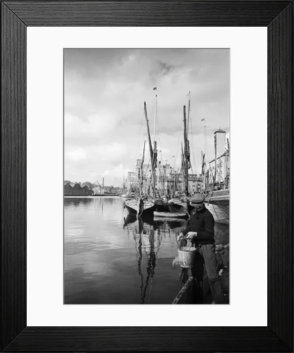 Framed Print : Fisherman at the quayside at Ipswich Docks, on the estuary of the River Orwell, Suffolk Framed Print : Fisherman at the quayside at Ipswich Docks, on the estuary of the River Orwell, Suffolk