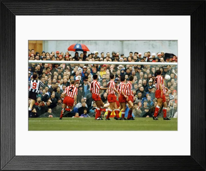 Framed Print : Sunderland 1 -2 Newcastle Football league division one match held at Roker Park