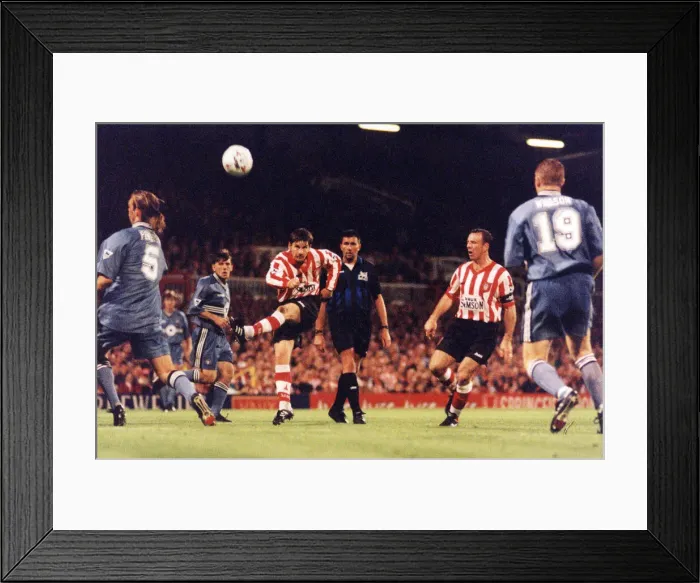 Framed Print : Sunderland 1 -2 Newcastle Premiership match held at Roker Park. 4th September 1996 Framed Print : Sunderland 1 -2 Newcastle Premiership match held at Roker Park. 4th September 1996