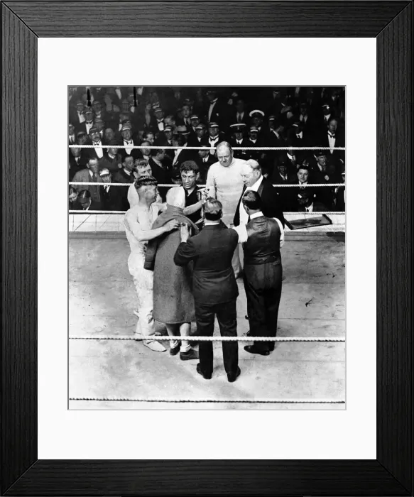 Framed Print : Teddy Baldock Boxer receiving belt from Lord Lonsdale - 16th May 1929 Framed Print : Teddy Baldock Boxer receiving belt from Lord Lonsdale - 16th May 1929