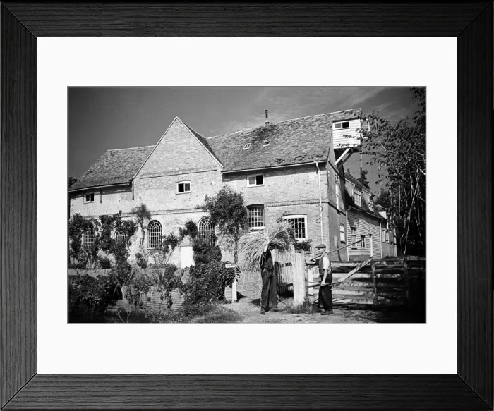 Framed Print : Two men at work at Flatford Mill, on the River Stour close to the Suffolk-Essex border Framed Print : Two men at work at Flatford Mill, on the River Stour close to the Suffolk-Essex border