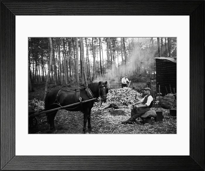Framed Print : Chair bodgers working in West Wycombe, Buckinghamshire. Bodging is a traditional Framed Print : Chair bodgers working in West Wycombe, Buckinghamshire. Bodging is a traditional