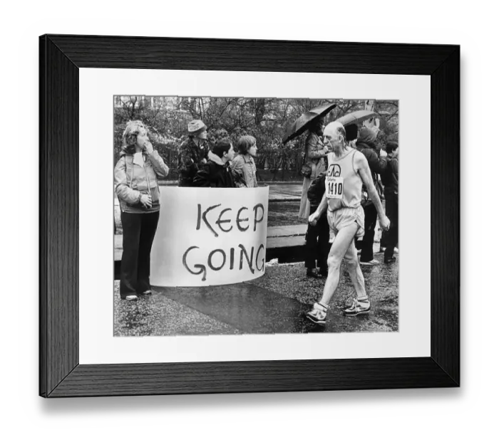 Framed Print : A competitor in the first ever London Marathon, March 1981
