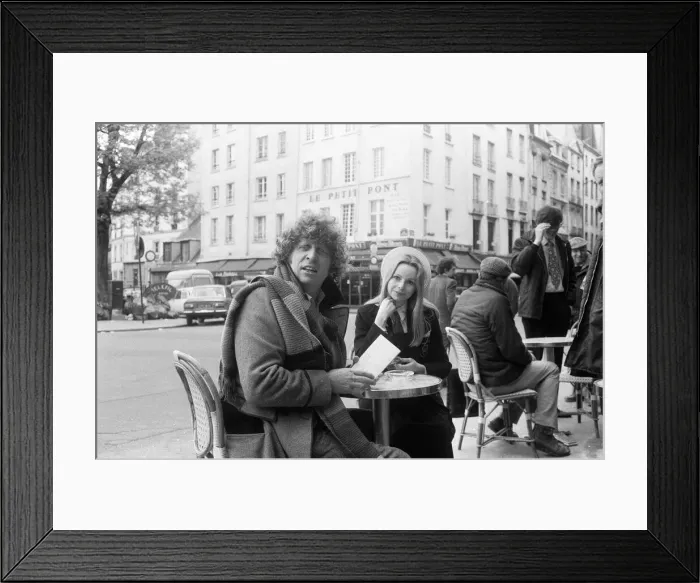 Framed Print : Doctor Who, actor Tom Baker - the 4th Doctor - pictured with fellow Time Lord Romana Framed Print : Doctor Who, actor Tom Baker - the 4th Doctor - pictured with fellow Time Lord Romana