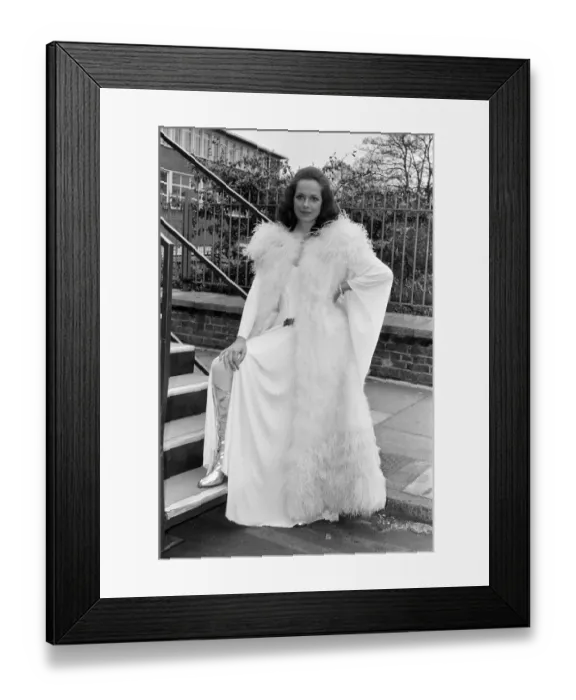 Framed Print : Doctor Who, actor Tom Baker - the 4th Doctor - pictured with fellow Time Lord Romana