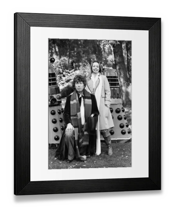 Framed Print : Photocall - Doctor Who, actor Tom Baker - the 4th Doctor - pictured with fellow Time Lord