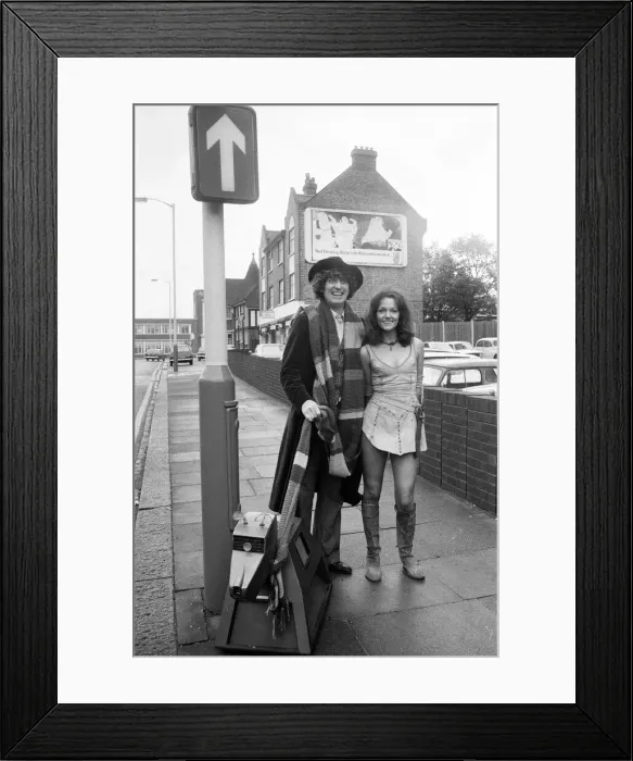 Framed Print : Doctor Who, actor Tom Baker - the 4th Doctor - pictured with assistant Leela played by