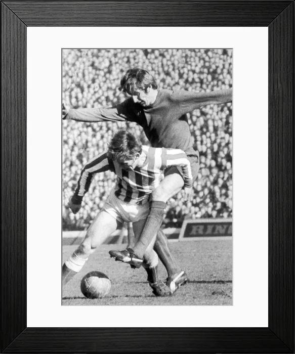 Framed Print : Sunderland v Newcastle United, Score 1-1, League Division One, Roker Park, Sunderland