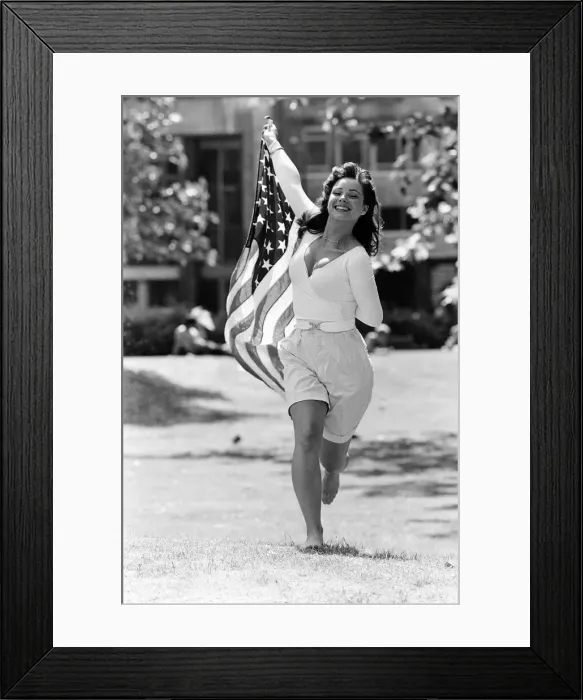 Framed Print : Nicola Bryant, actress, who will star in Doctor Who, as his - 25th - assistant Peri Framed Print : Nicola Bryant, actress, who will star in Doctor Who, as his - 25th - assistant Peri