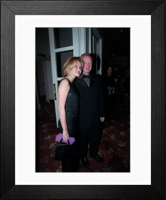 Framed Print : Les Dennis Comedian / TV Presenter September 98 Arriving at the TV Quick Awards in Framed Print : Les Dennis Comedian / TV Presenter September 98 Arriving at the TV Quick Awards in