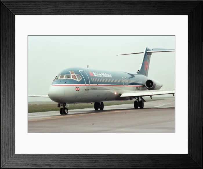 Framed Print : British Midland operated a comemerative flight to Teesside Airport to mark its last DC9 Framed Print : British Midland operated a comemerative flight to Teesside Airport to mark its last DC9