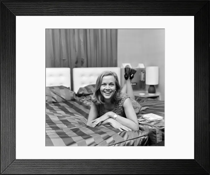 Framed Print : Honor Blackman, actress, in Manchester to launch her book on self defence Framed Print : Honor Blackman, actress, in Manchester to launch her book on self defence
