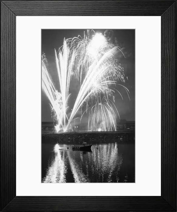 Framed Print : Fireworks from the Stockton annual firework display reflected in the river Framed Print : Fireworks from the Stockton annual firework display reflected in the river