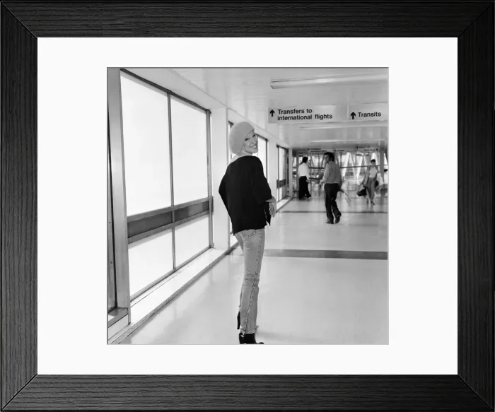Framed Print : Bette Midler, London Heathrow Airport, Sunday 17th September 1978 Framed Print : Bette Midler, London Heathrow Airport, Sunday 17th September 1978