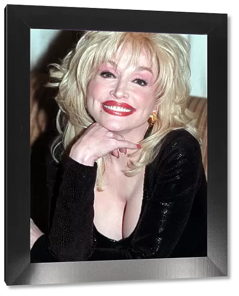 Dolly Parton singer being interviewed by September 1998 Mirrorman Brian Reade