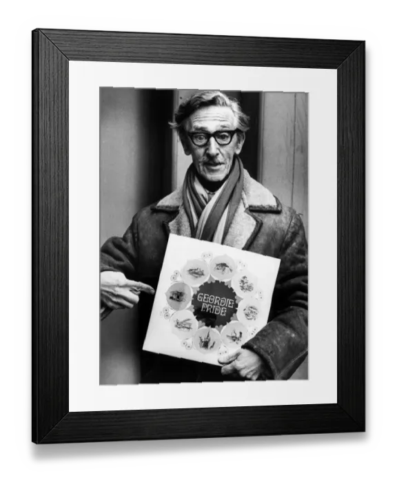 Framed Print : Frankie Burns, Tyneside Comedian. 11th September 1976 Framed Print : Frankie Burns, Tyneside Comedian. 11th September 1976