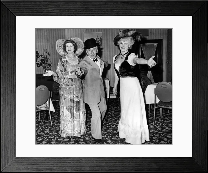 Framed Print : Musical Hall starts Frankie Burns, Maureen Thompson and Mary Reynolds Framed Print : Musical Hall starts Frankie Burns, Maureen Thompson and Mary Reynolds