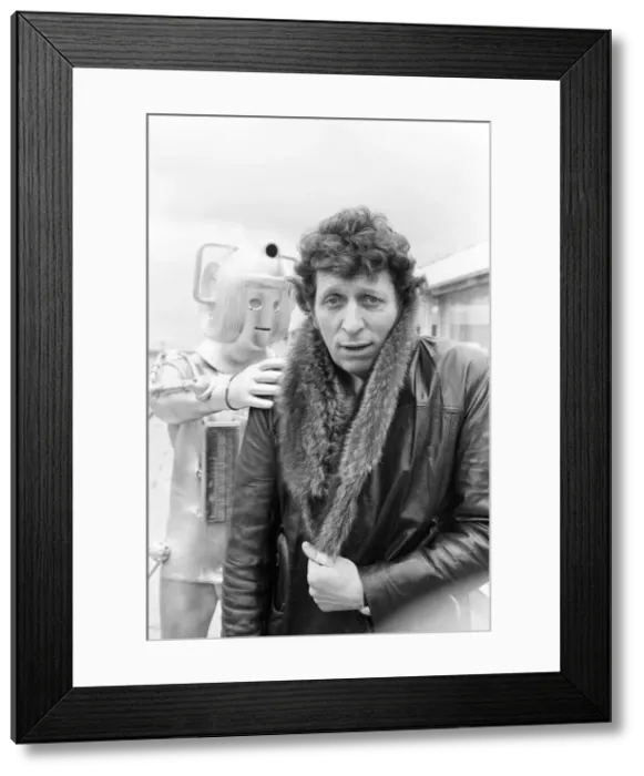 Framed Print : Photocall to introduce new Doctor, actor Tom Baker - the 4th Doctor - pictured with Framed Print : Photocall to introduce new Doctor, actor Tom Baker - the 4th Doctor - pictured with