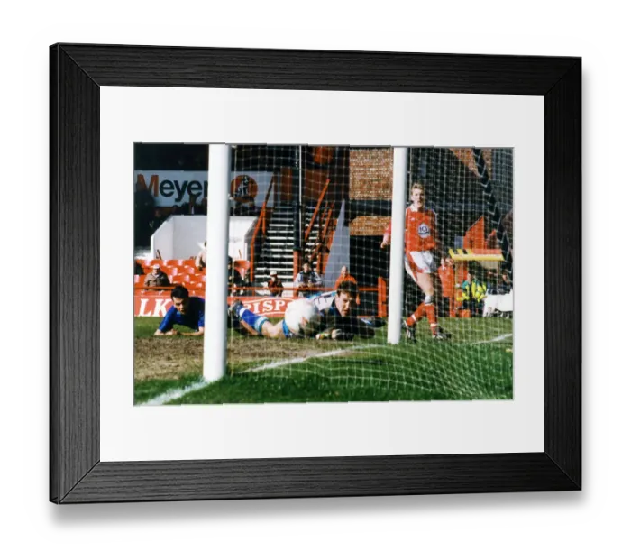 Framed Print : Middlesbrough FC v Nottingham Forest at Ayresome Park. Jamie Pollock scores Boro Framed Print : Middlesbrough FC v Nottingham Forest at Ayresome Park. Jamie Pollock scores Boro