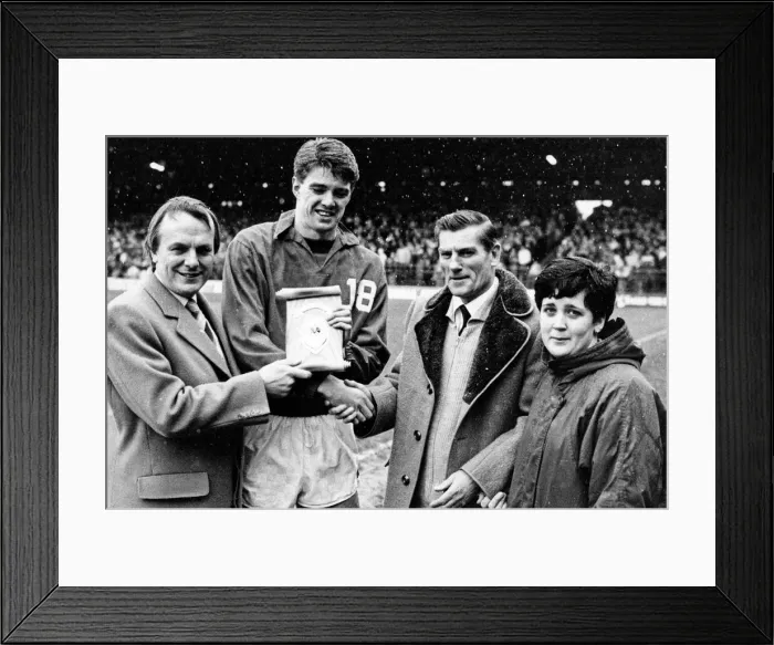 Framed Print : Gary Andrew Pallister (born 30 June 1965) is an English former professional footballer
