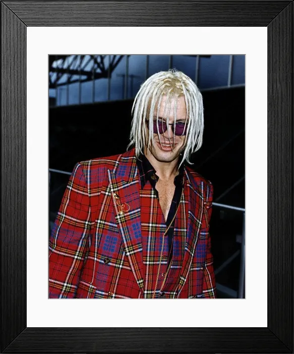 Framed Print : Billy Idol Singer leaving Heathrow Airport for Paris where he is to do a show Dbase