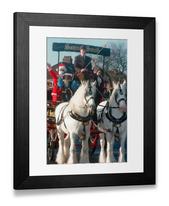 Framed Print : Mayor of Middlesbrough, Councillor Irene Berryman was joined by Santa Framed Print : Mayor of Middlesbrough, Councillor Irene Berryman was joined by Santa