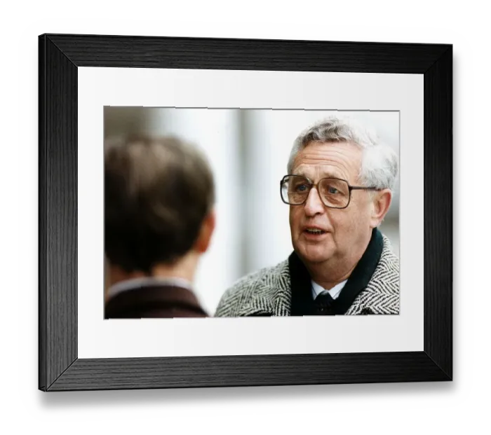 Framed Print : John Cole Political Correspondent BBC dbase Framed Print : John Cole Political Correspondent BBC dbase