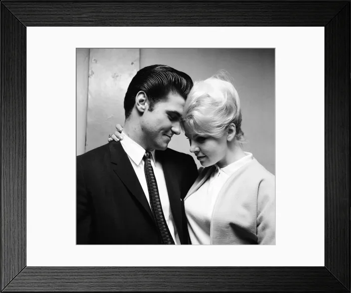 Framed Print : Vince Taylor, Roll & Roll Singer, and wife Perrin Lewis, 3rd January 1961 Framed Print : Vince Taylor, Roll & Roll Singer, and wife Perrin Lewis, 3rd January 1961