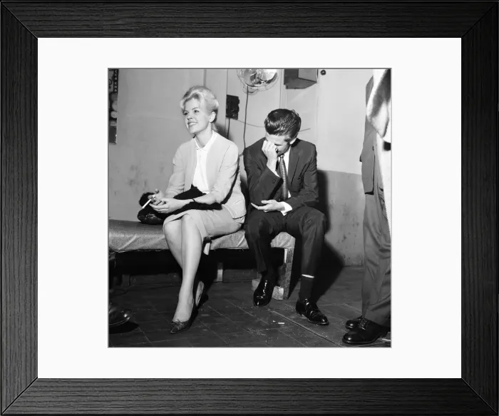 Framed Print : Vince Taylor, Roll & Roll Singer, and wife Perrin Lewis, 3rd January 1961 Framed Print : Vince Taylor, Roll & Roll Singer, and wife Perrin Lewis, 3rd January 1961
