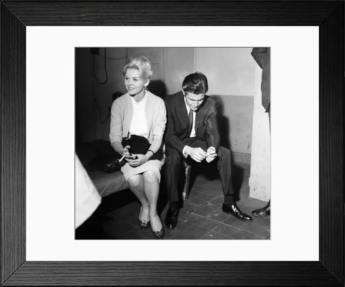 Framed Print : Vince Taylor, Roll & Roll Singer, and wife Perrin Lewis, 3rd January 1961 Framed Print : Vince Taylor, Roll & Roll Singer, and wife Perrin Lewis, 3rd January 1961