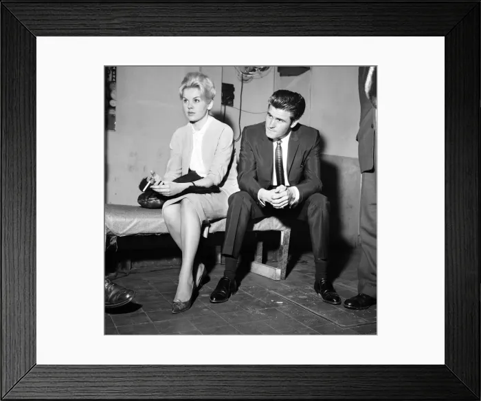 Framed Print : Vince Taylor, Roll & Roll Singer, and wife Perrin Lewis, 3rd January 1961 Framed Print : Vince Taylor, Roll & Roll Singer, and wife Perrin Lewis, 3rd January 1961